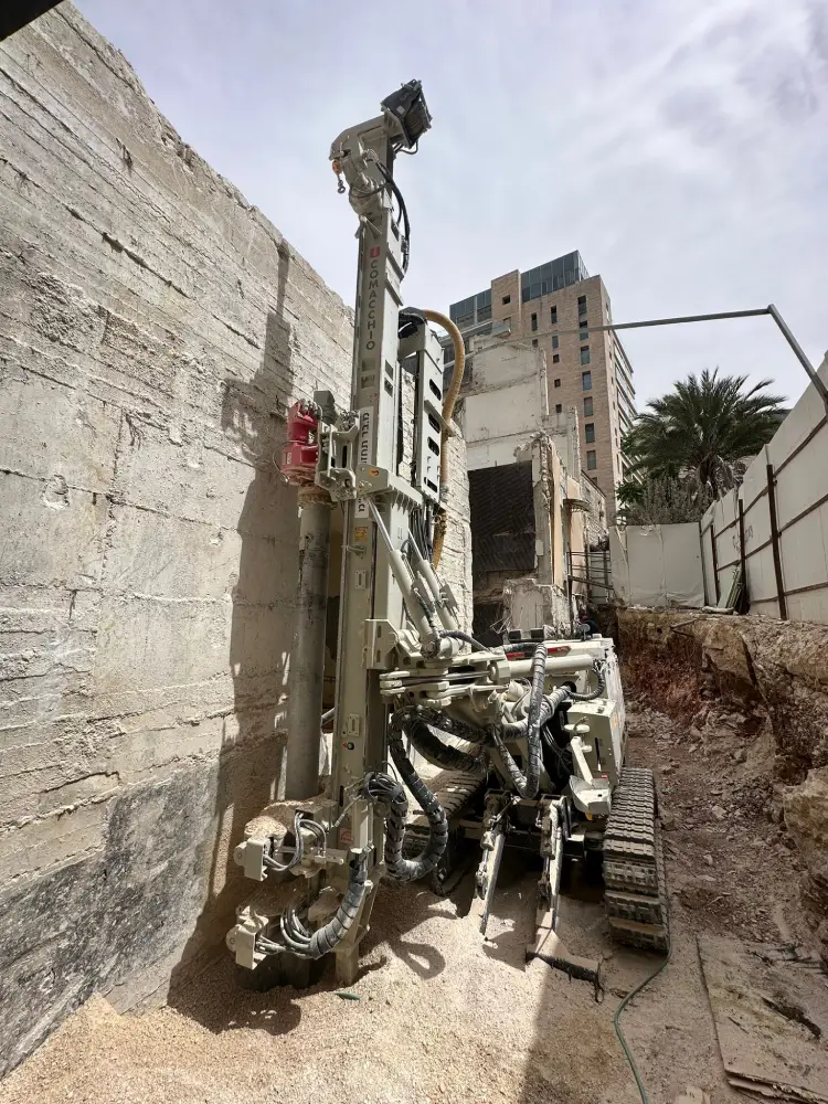 שלב קידוח כלונסאות מיניפייל